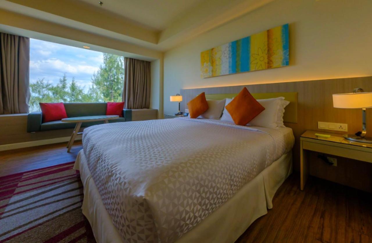 Mercure Penang Beach Танджунг-Бунга Экстерьер фото