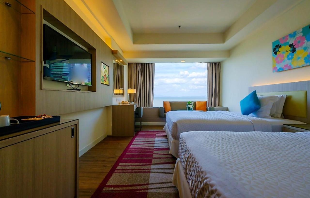 Mercure Penang Beach Танджунг-Бунга Экстерьер фото