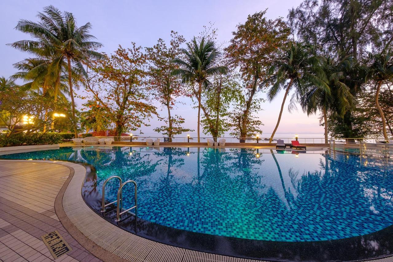 Mercure Penang Beach Танджунг-Бунга Экстерьер фото