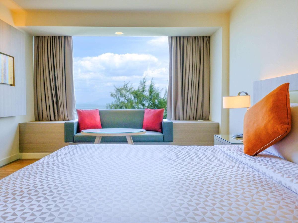 Mercure Penang Beach Танджунг-Бунга Экстерьер фото